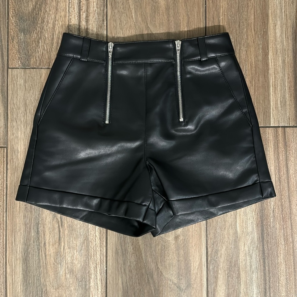 Blank NYC size 25 faux leather shorts with zippers